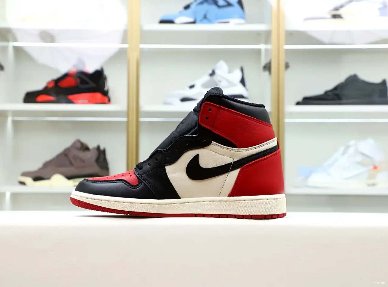 'BRED JORDAN RETRO AIR HIGH 1 OG TOE' 0404